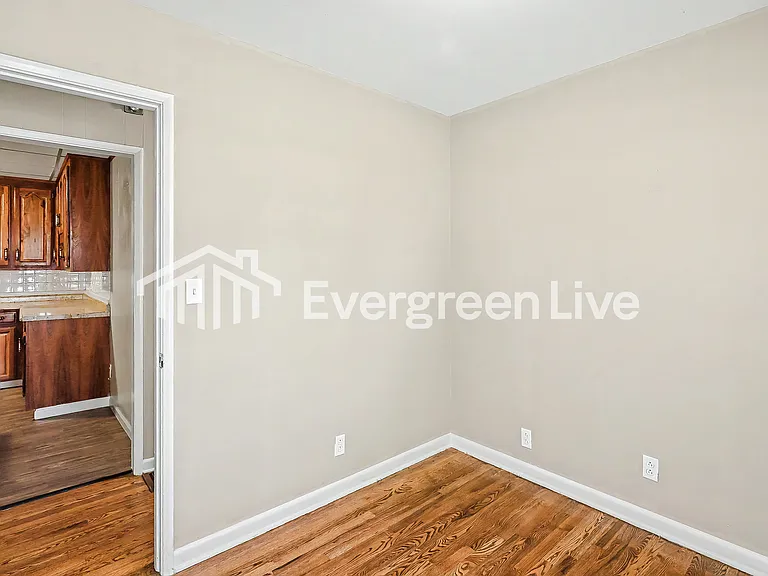 509 N 80th Ter — Photo 10