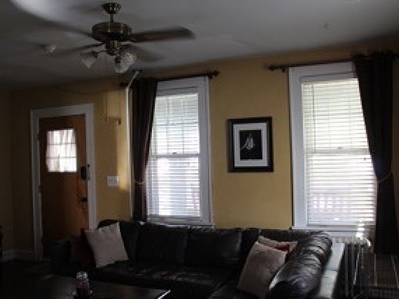4th image of 25 Harvard St