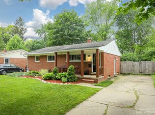 1041 Western Dr, Ann Arbor, MI 48103