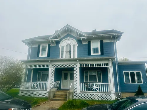 558 Pleasant St #2 Photo 1
