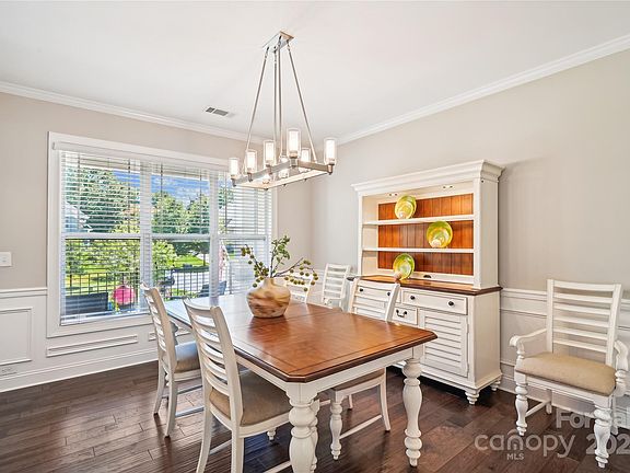 4th image of 3027 Linda Vista Ct #9