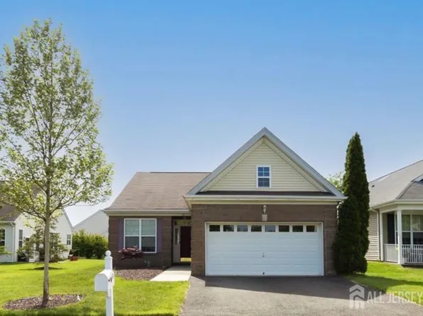 45 Prusakowski Blvd, Parlin, NJ 08859