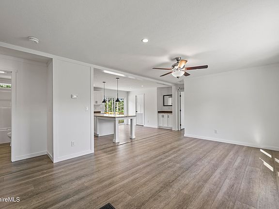 5th image of 395 Cheshire Rd #101