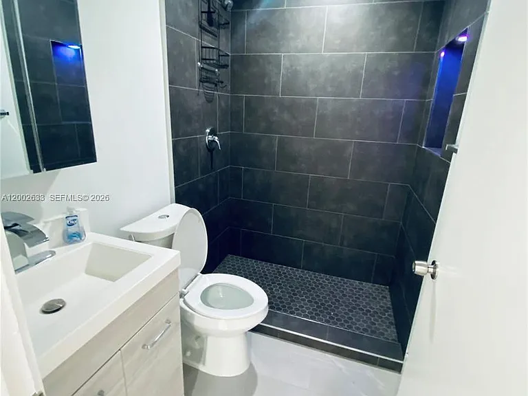 199 SW 12th Ave #501-C — Photo 26