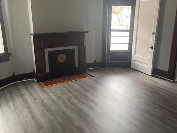 3rd image of 2349 E 5th St