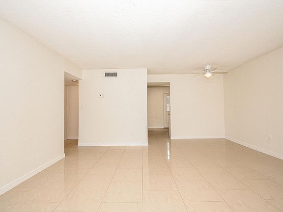 4th image of 201 Pine Violet Ct APT 102