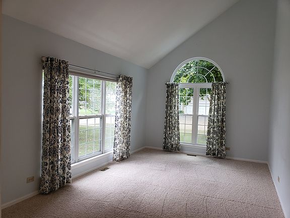 3rd image of 1500 Diamond Dr