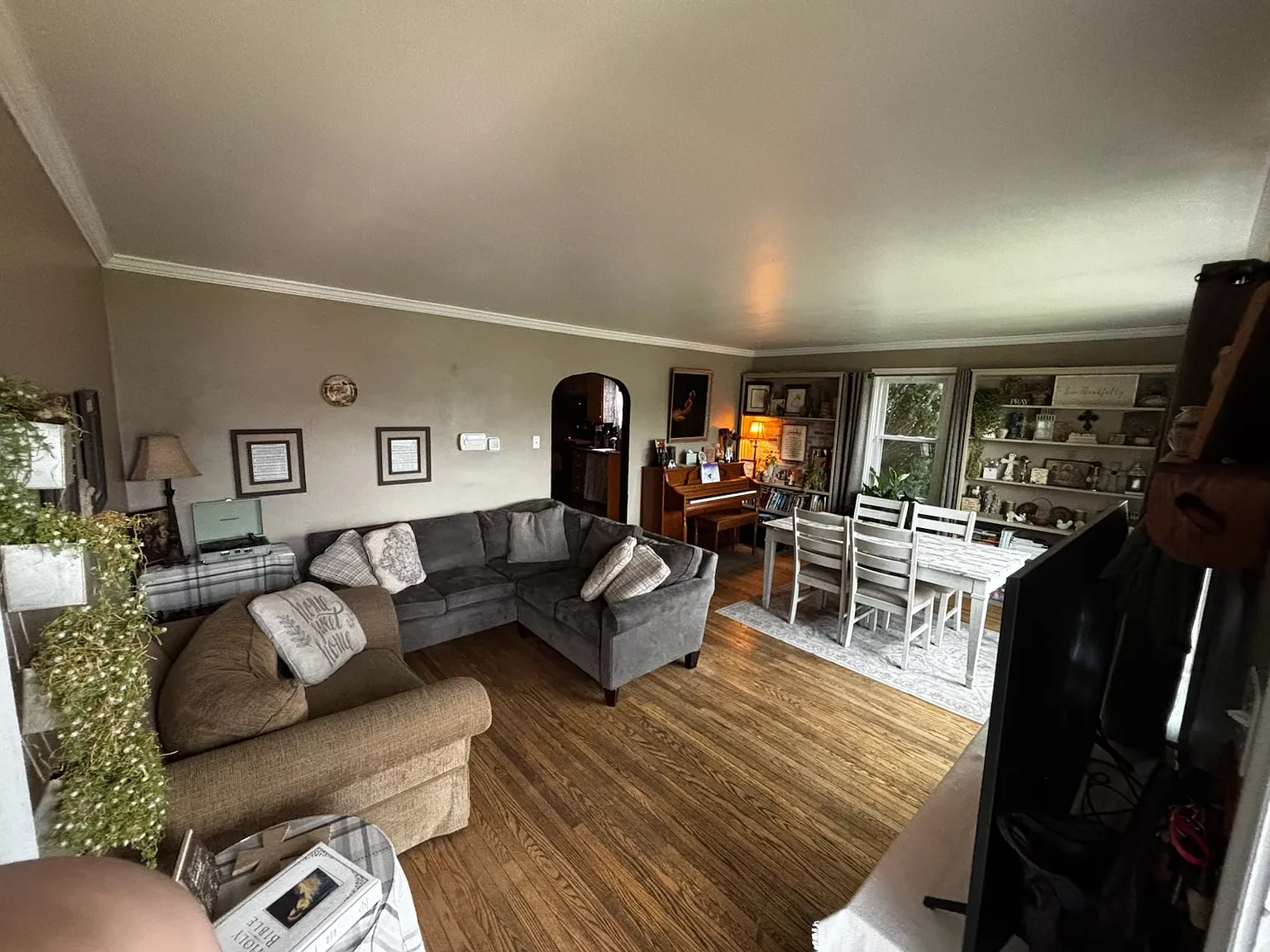 4 bed, $2,450 — Photo 4