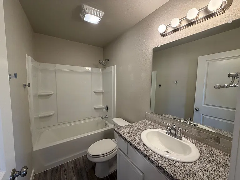 3215 Volney Ave — Photo 18