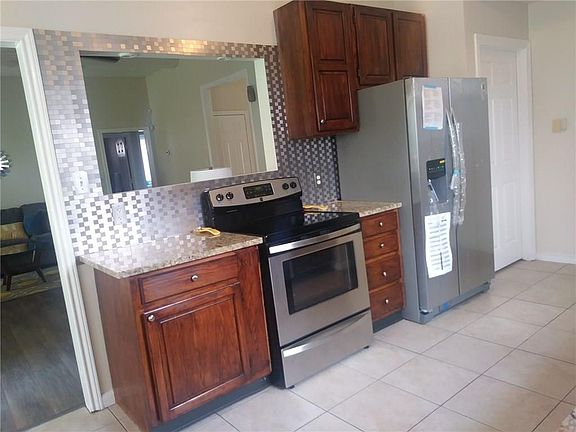 5th image of 6202 Lotus Dr
