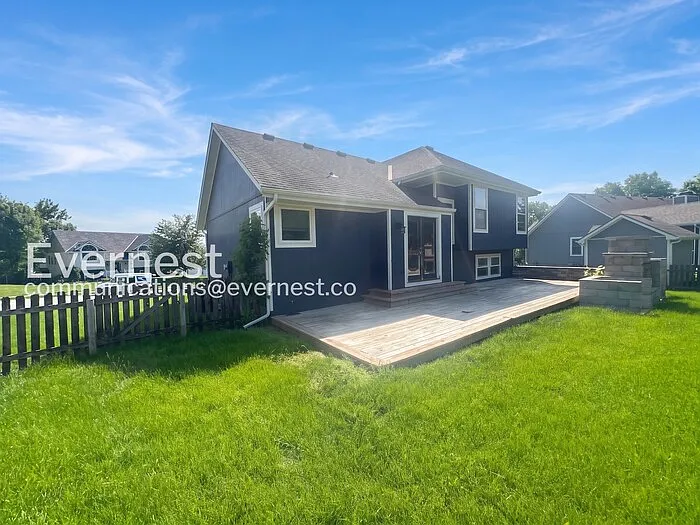 1902 Brent Ln — Photo 21