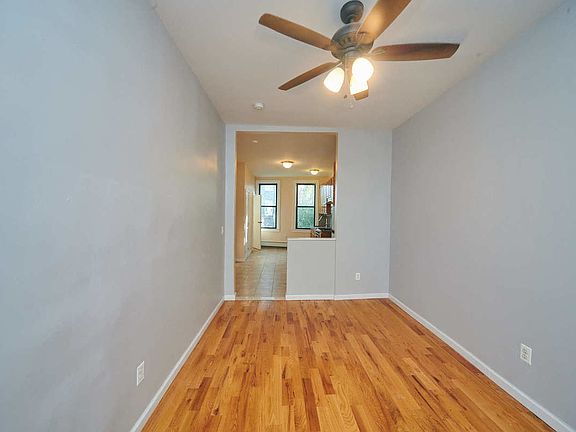 5th image of 501 Graham Ave #3