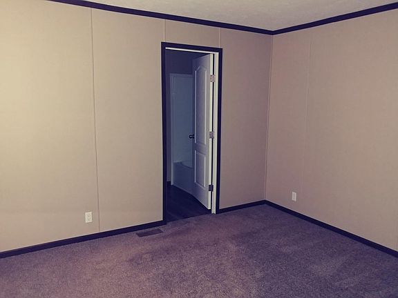 3rd image of 27 Fox Hound Ct