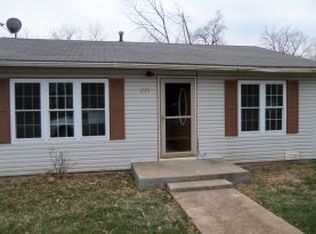 221 Linn St, Mountain Grove, MO 65711