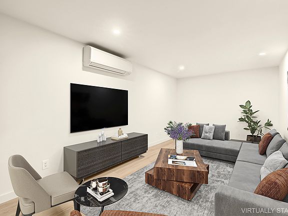 5th image of 101 Greenpoint Ave APT 1F