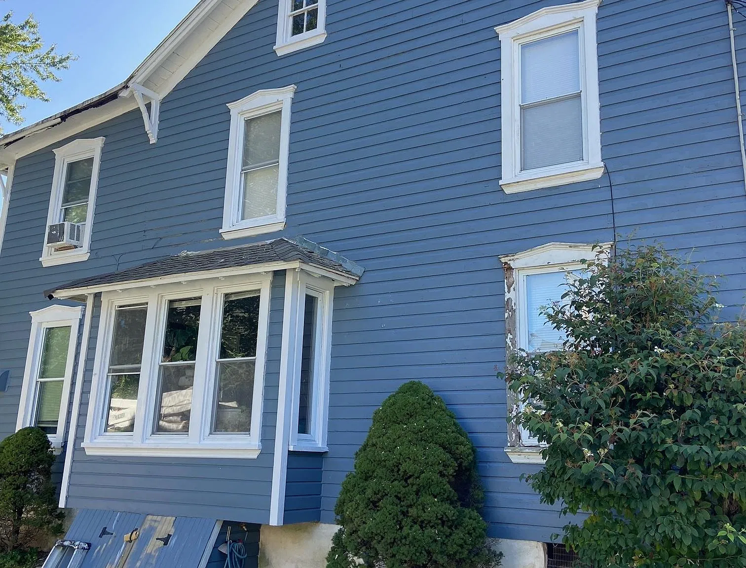 3 bed, 1444 sqft, $2,000 — Photo 2