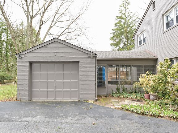 Garage is out back, breezeway with inside access