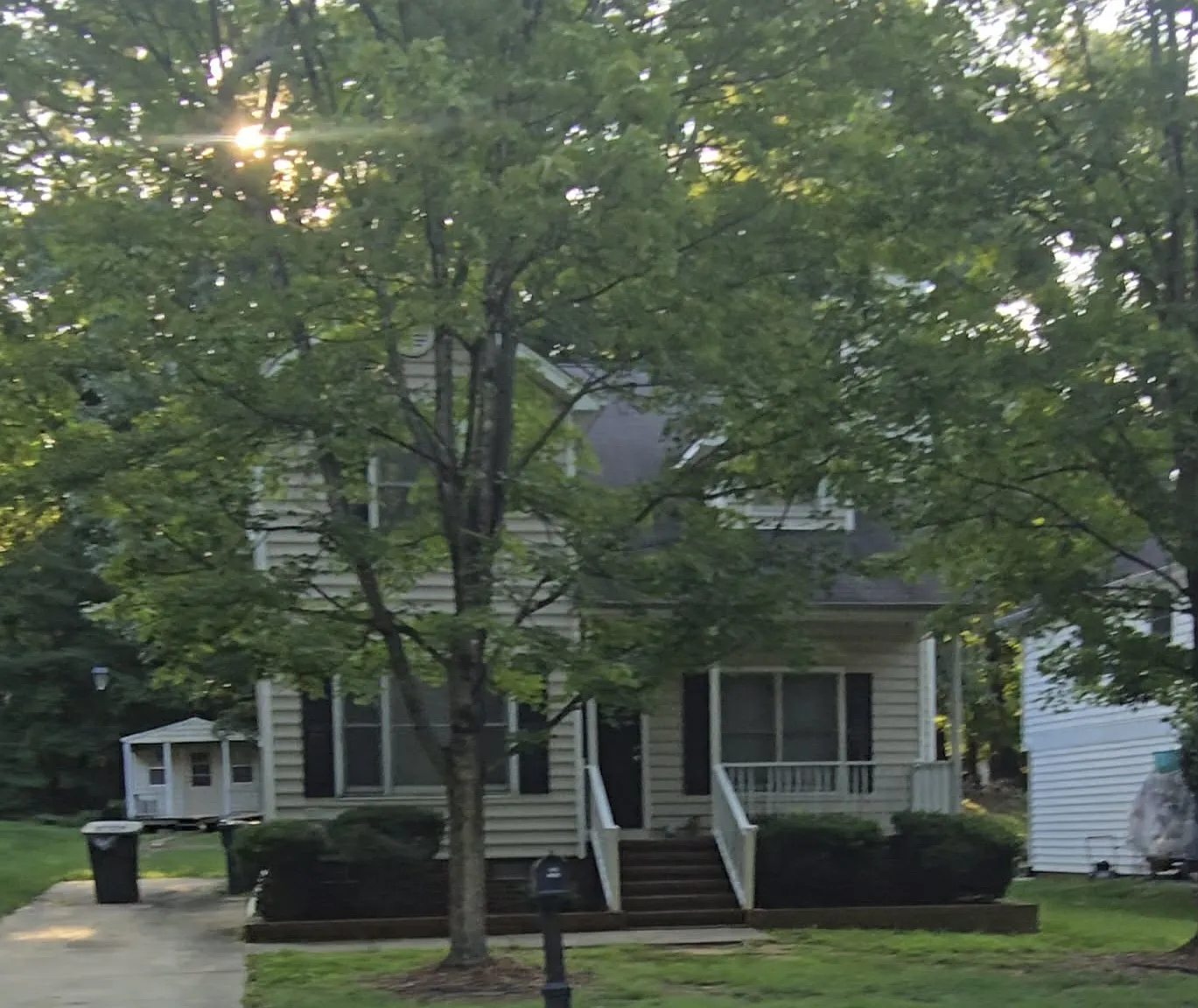 4 bed, 2.5 bath, 1583 sqft, $1,901 — Photo 1