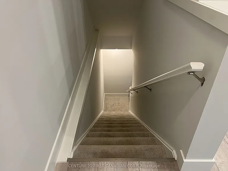 990 Deveron Cres #37 — Photo 15