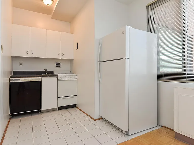 1021 Arlington Blvd #313 — Photo 4