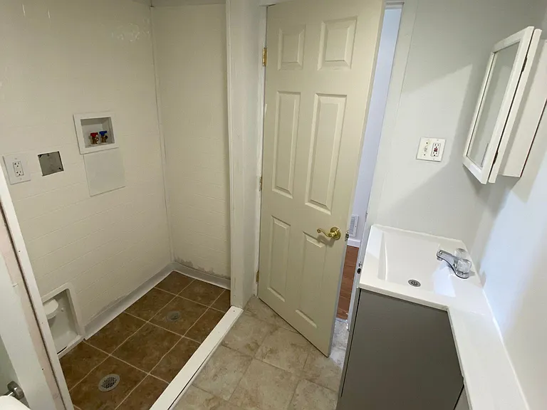 61 Pointview Rd #2 — Photo 46