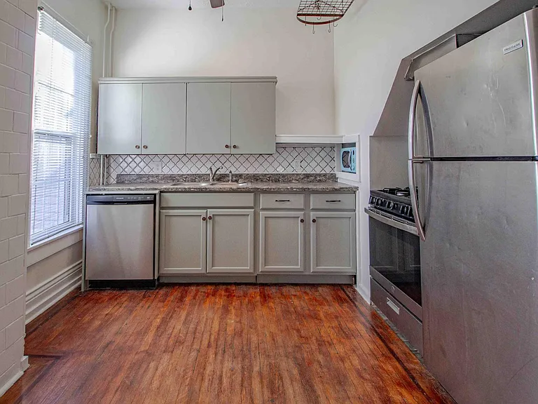 2709 S 3rd St — Photo 6
