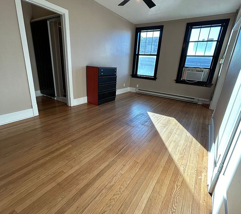 1st image of 513-15 Jackson St #3