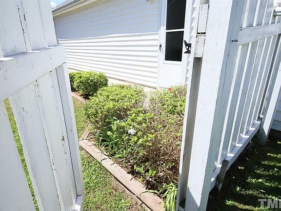 4th image of 614 Edenberry Dr