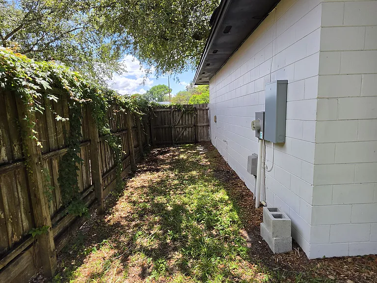 618 Banderas Ave — Photo 26