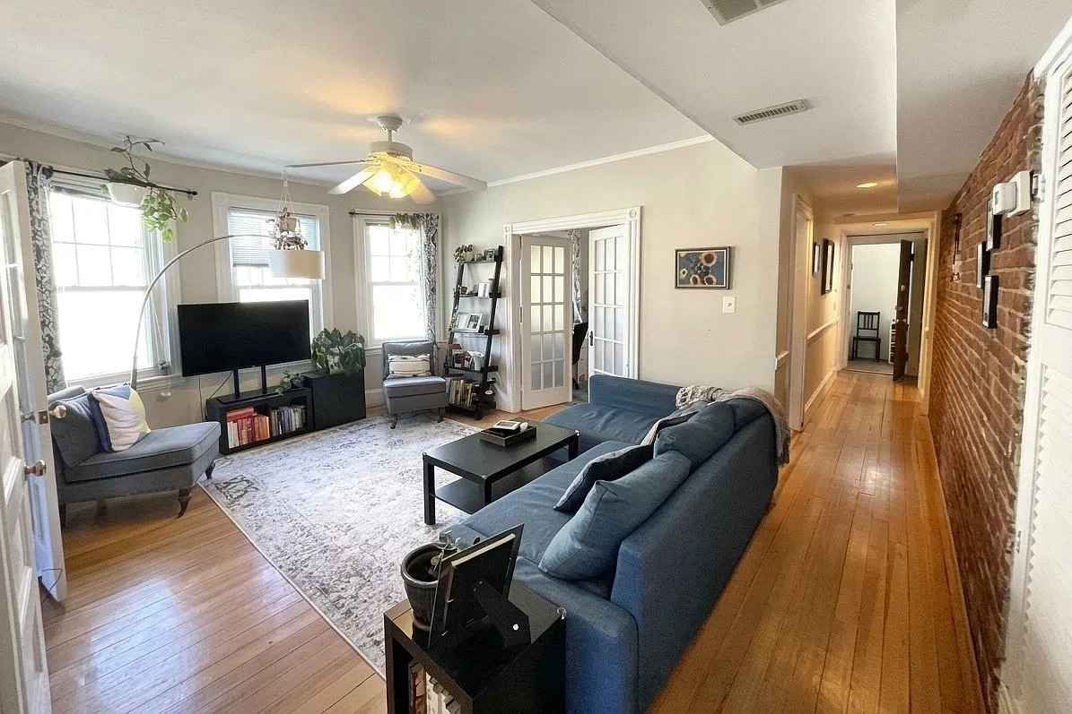 2 bed, 1.0 bath, 1120 sqft, $3,950 — Photo 2