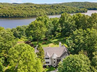 13 Logging Rd, Katonah, NY 10536