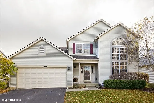 1835 Pebblestone Dr photo 1