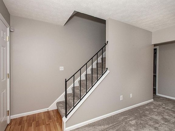 5th image of 93 Applewood Dr #93