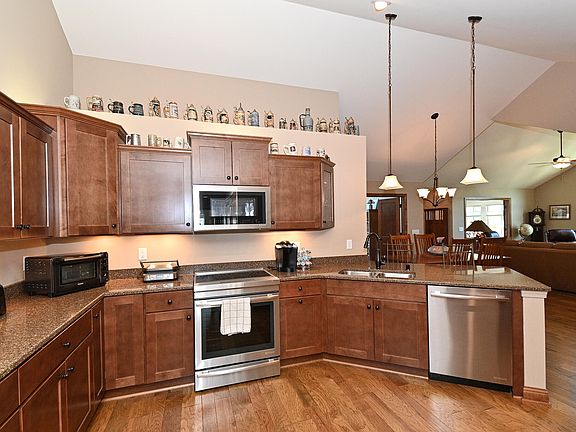 4th image of 1001 Ann Marie Way