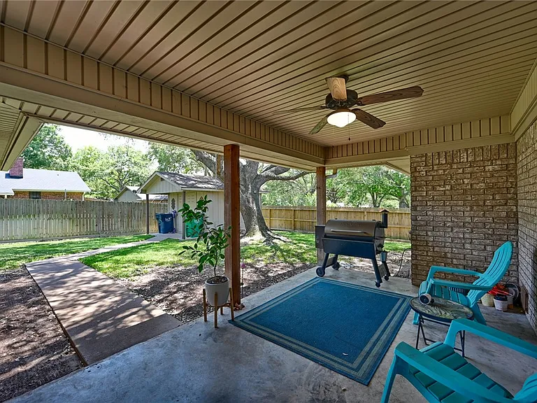 1600 Pecan St — Photo 36