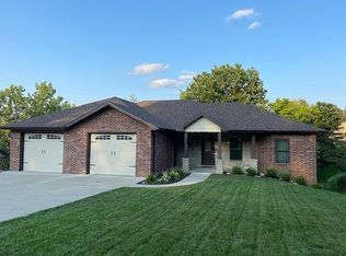 304 Willow Creek Dr, Jefferson City, MO 65109