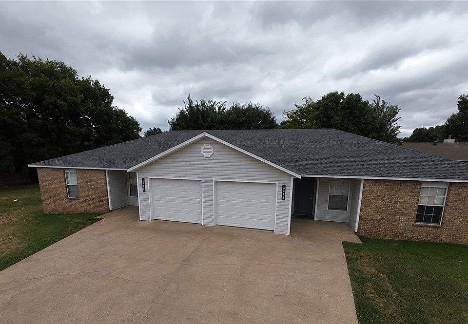 1st image of 1372 & 1374 N Chickadee Ave