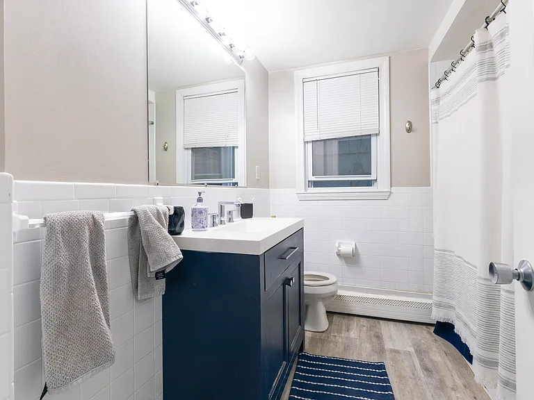 213 W 8th St #2 — Photo 1