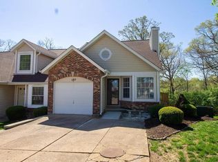 180 Cascade Circle Dr, Ballwin, MO 63021