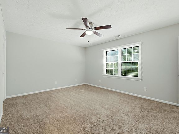 4th image of 266 Firecrest Ln