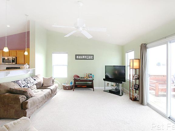 4th image of 9671 Hessler Crossing Ave NE