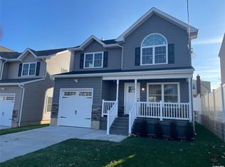 2003 Murray Hill St, Elmont, NY 11003
