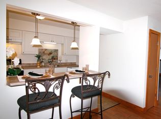 1221 W Washington St #16, Springfield, IL 62702