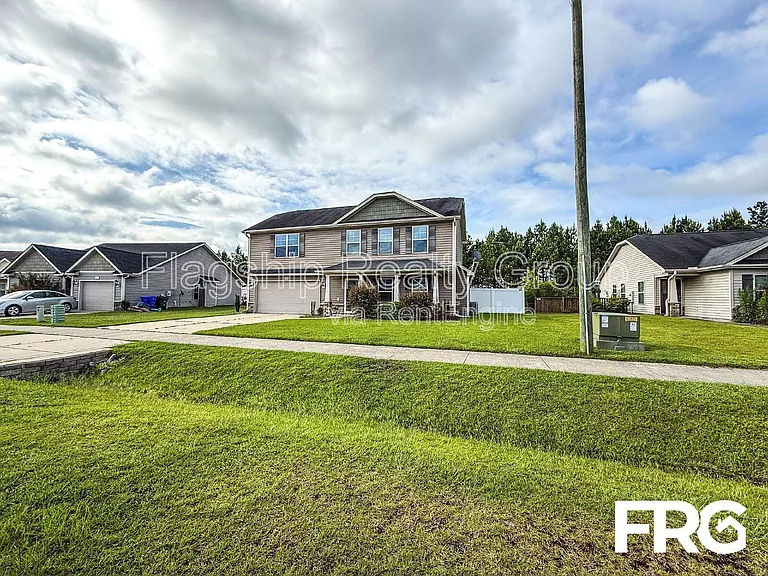1217 Teakwood Dr — Photo 3