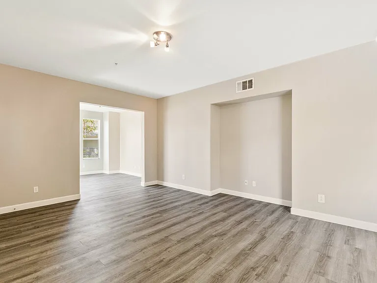 LuxLiv Apartments — Photo 9