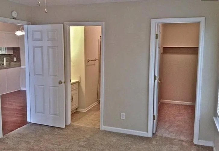 100 Brighton Hill Cir #8E — Photo 8