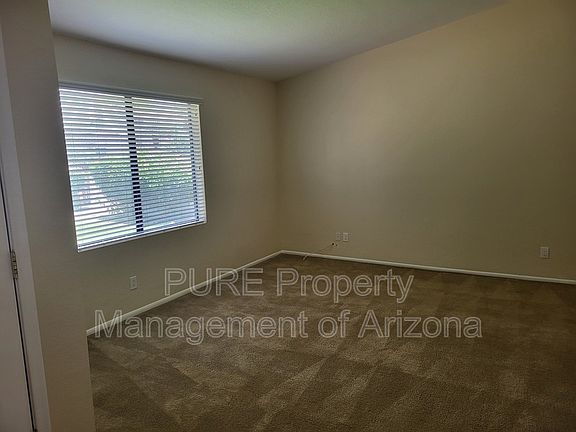 4th image of 1607 E Edgewater Dr