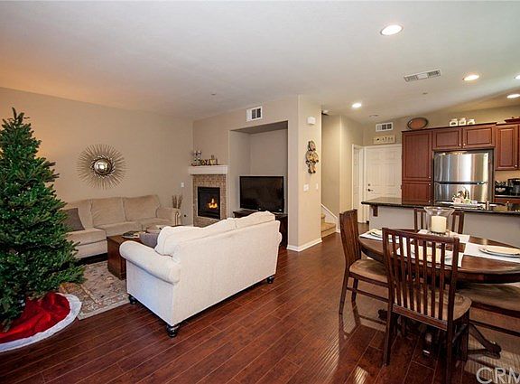 5th image of 15811 Cortland Ave