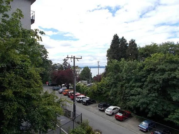 Tracy Ann Apartments — Photo 6