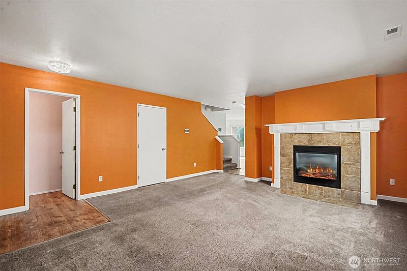 3rd image of 9506 185th Street E